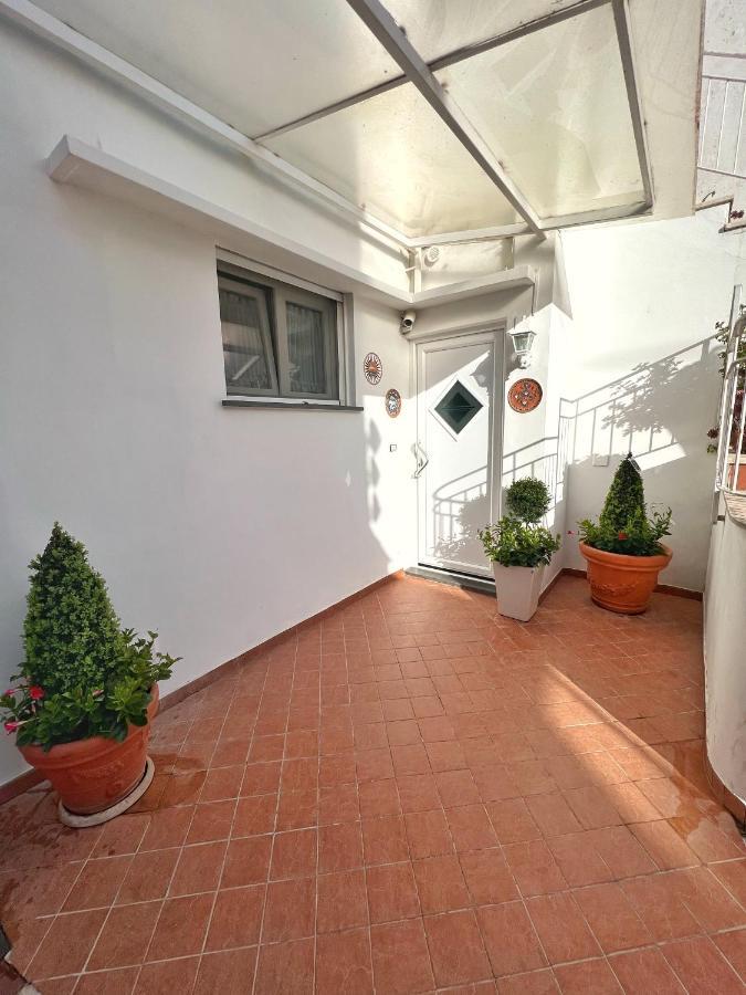 Augusto Capri Apartment Екстер'єр фото